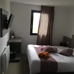 Hotel Kyriad Direct La Rochelle