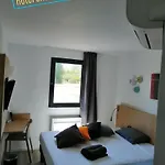 Kyriad Direct La Rochelle 2*
