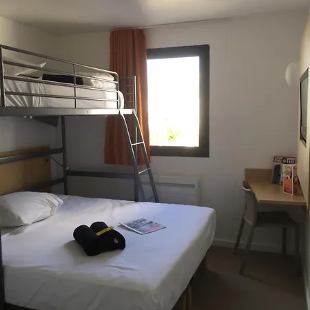Kyriad Direct La Rochelle 2*