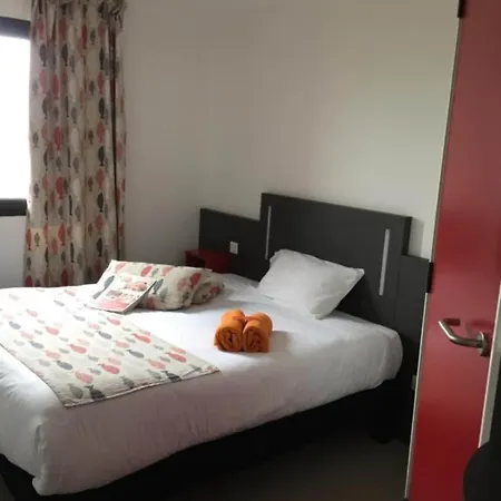 Szálloda Kyriad Direct La Rochelle 3*