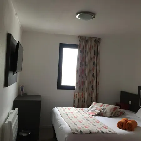 Kyriad Direct La Rochelle Hotel 2*