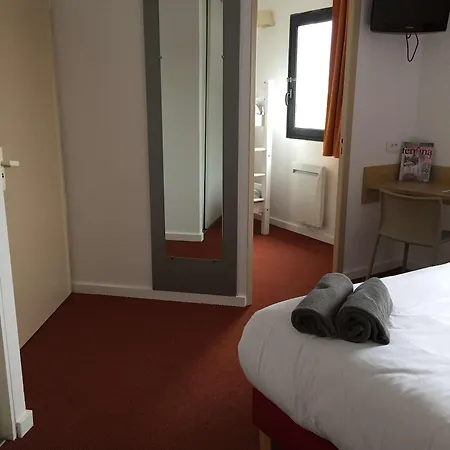 Kyriad Direct La Rochelle Hotel