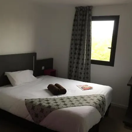 Szálloda Kyriad Direct La Rochelle