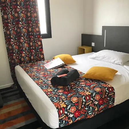 Kyriad Direct La Rochelle Hotel