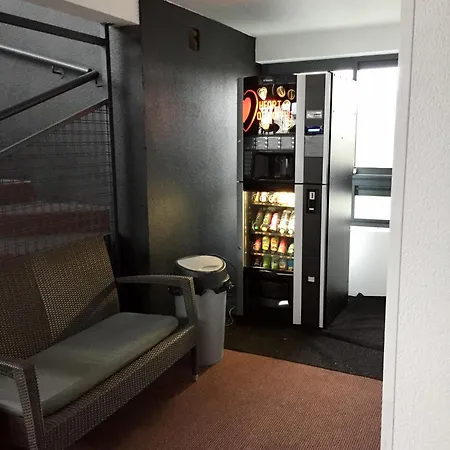 Kyriad Direct La Rochelle Hotel 2*