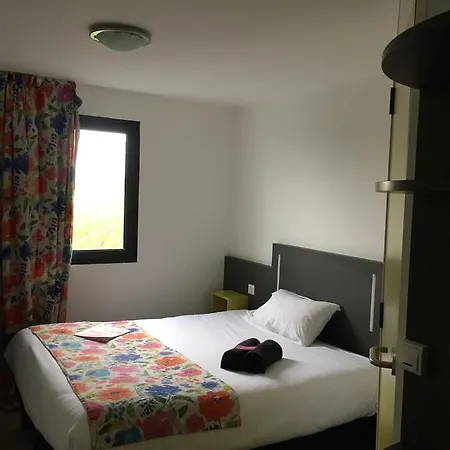 Kyriad Direct La Rochelle 2*