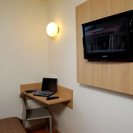 Kyriad Direct La Rochelle Szálloda 3*