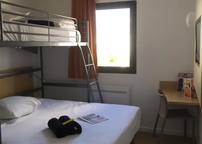 Kyriad Direct La Rochelle 2*