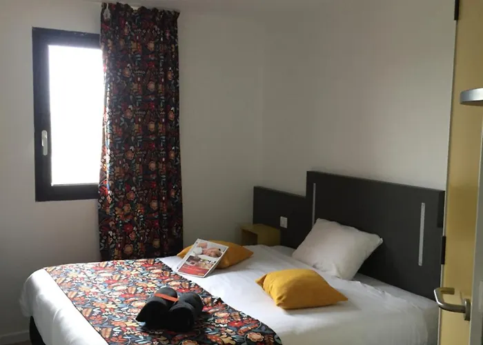 Kyriad Direct La Rochelle Hotel 2*