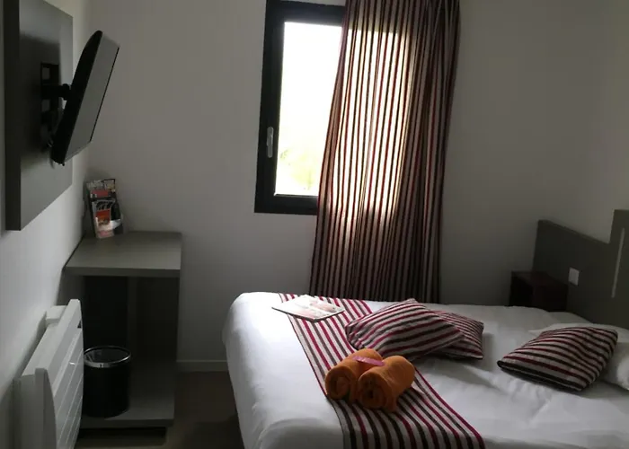 Kyriad Direct La Rochelle Hotel 2*