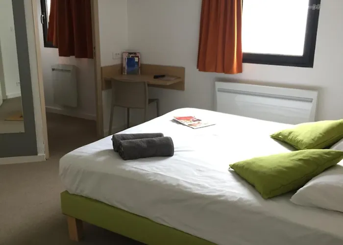 Hotel Kyriad Direct La Rochelle 2*