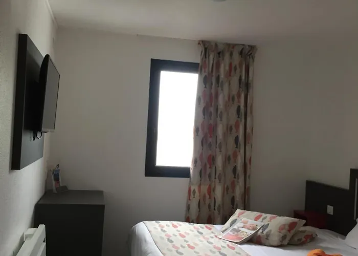 Kyriad Direct La Rochelle Hotel 2*