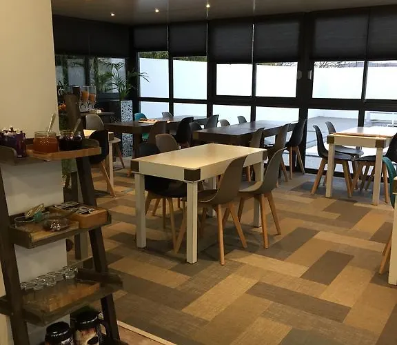 Kyriad Direct La Rochelle Hotel