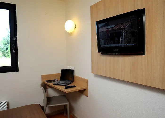 Kyriad Direct La Rochelle Hotel 2*