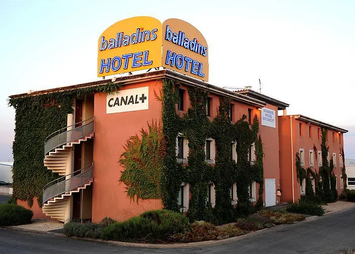 Kyriad Direct La Rochelle Hotel 2*