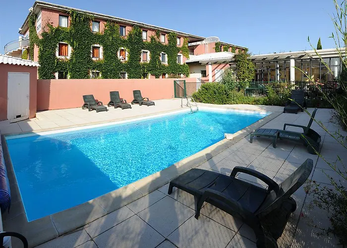 Hotel Kyriad Direct La Rochelle